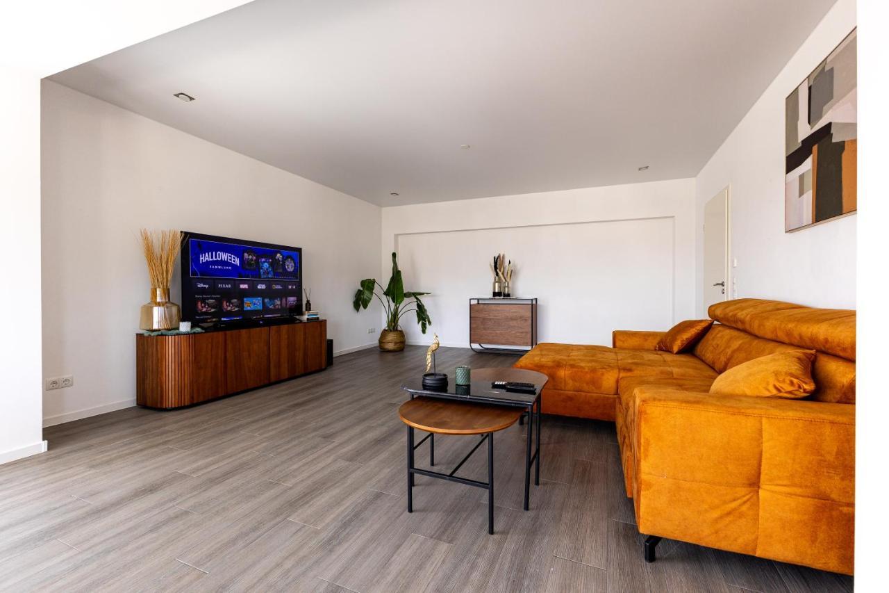 Design Apartment Zentral Fuer 6 In Andernach: Ausblick, Wifi, Kueche 外观 照片