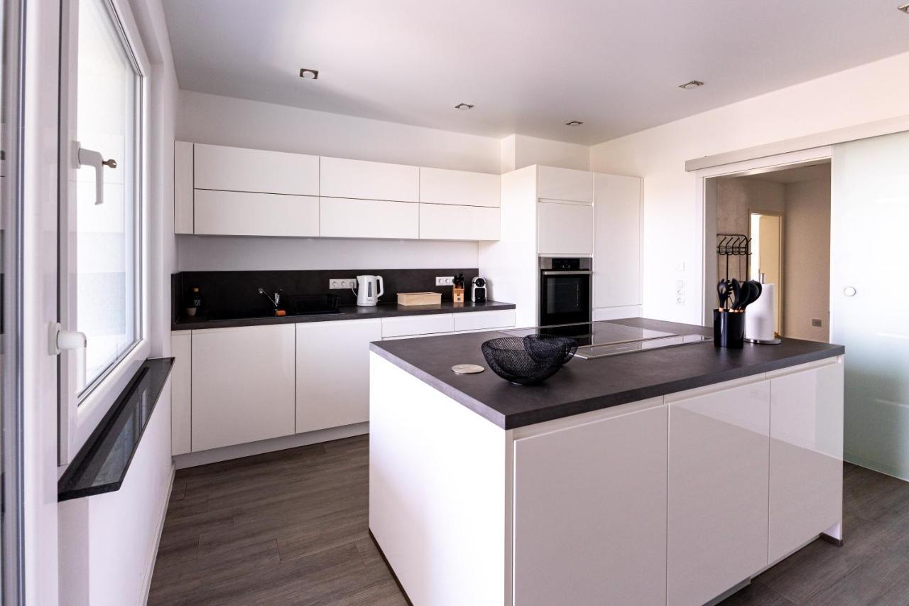 Design Apartment Zentral Fuer 6 In Andernach: Ausblick, Wifi, Kueche 外观 照片