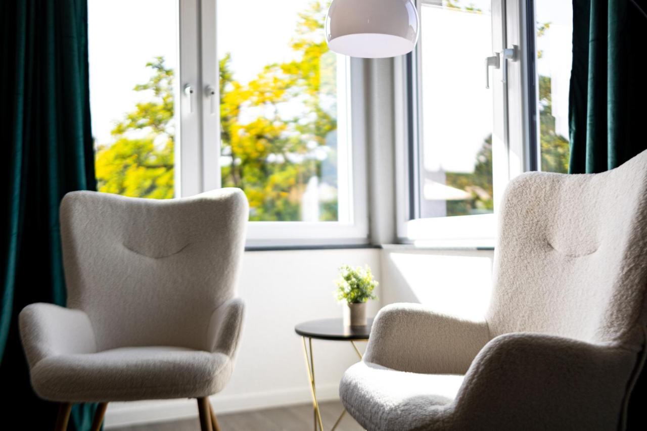 Design Apartment Zentral Fuer 6 In Andernach: Ausblick, Wifi, Kueche 外观 照片