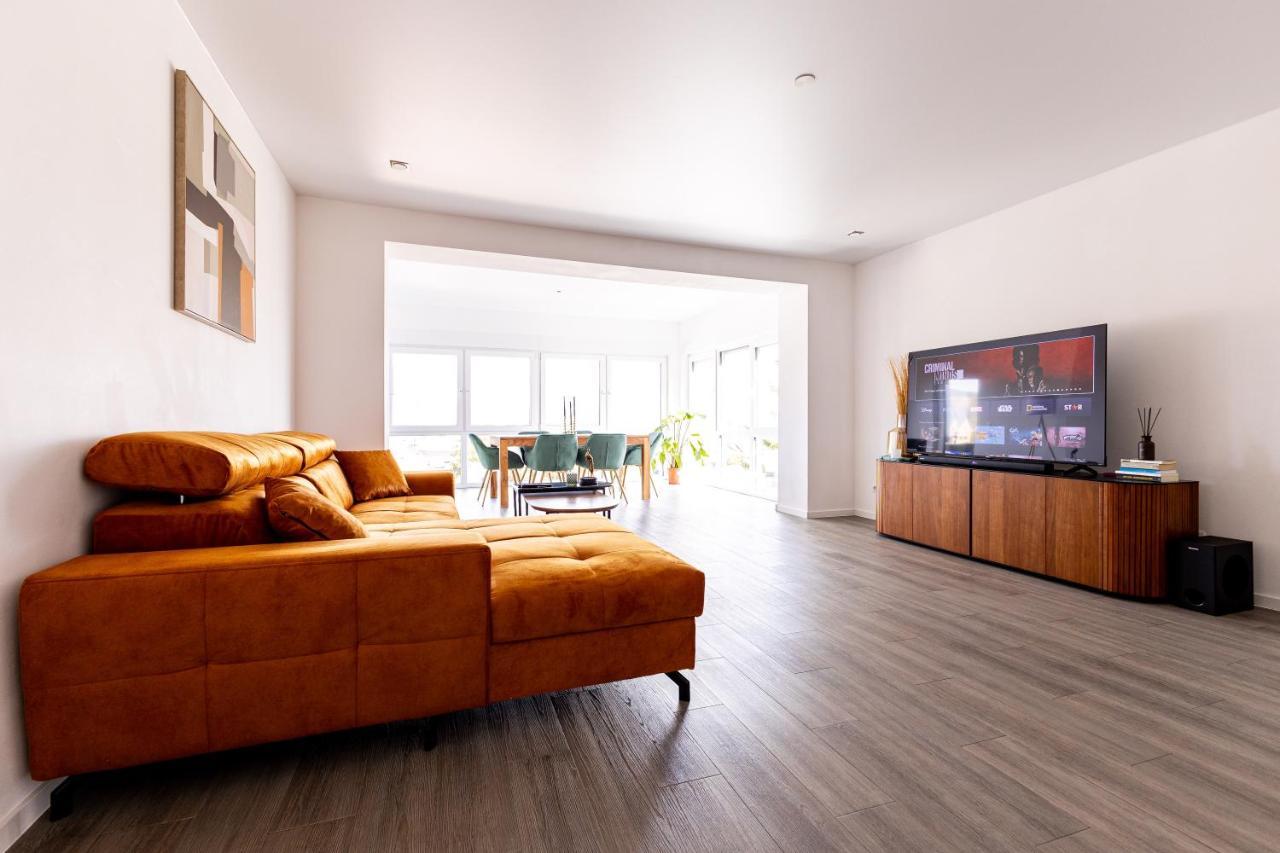 Design Apartment Zentral Fuer 6 In Andernach: Ausblick, Wifi, Kueche 外观 照片